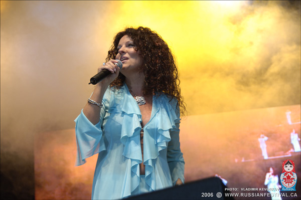 Live vocal performance at a Matryoshka cultural event